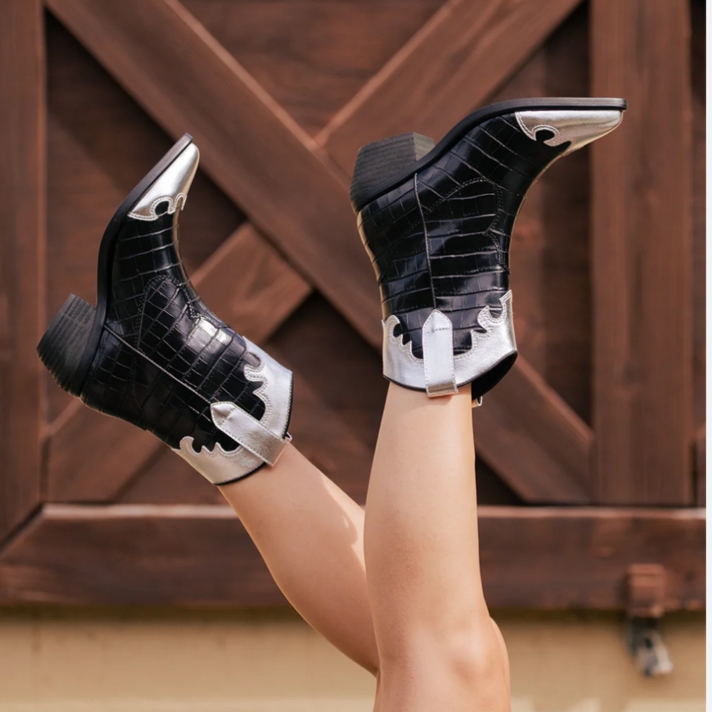 NEW MIA Women's Kaine Western Boot In Black/ Silver Combo Size 6